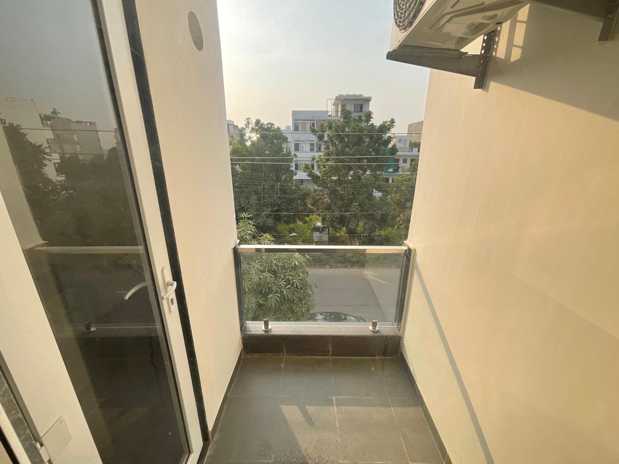Downtown Studios 古尔冈 外观 照片